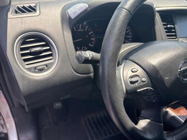 Used 2019 Nissan Pathfinder Platinum FWD image 10