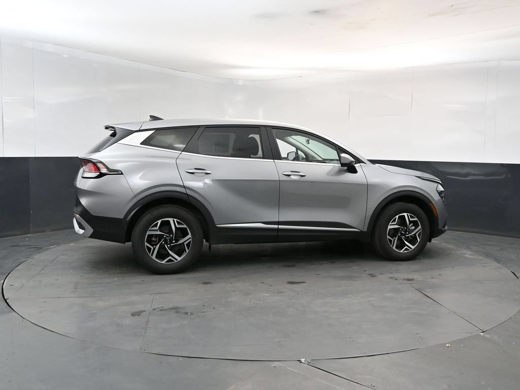 Used 2025 Kia Sportage LX AWD/4WD image 6