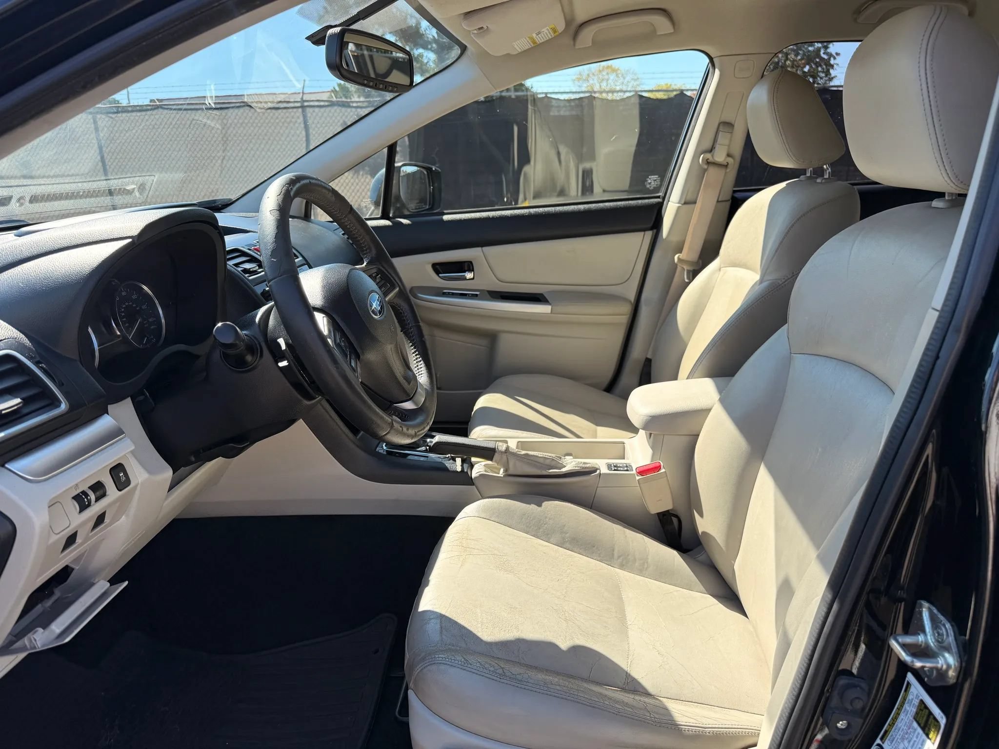 Used 2015 Subaru Crosstrek 2.0i Limited w/ Popular Package #2 AWD/4WD image 2