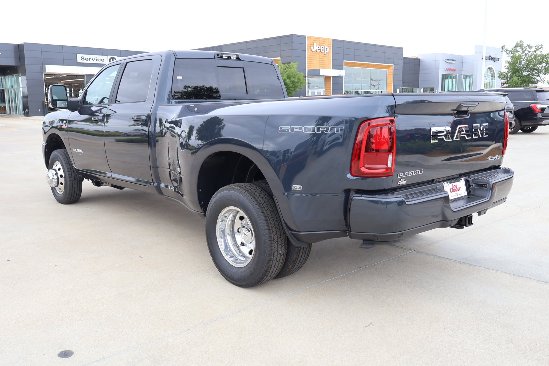 New 2026 RAM 3500 Laramie w/ Max Tow Package AWD/4WD image 23