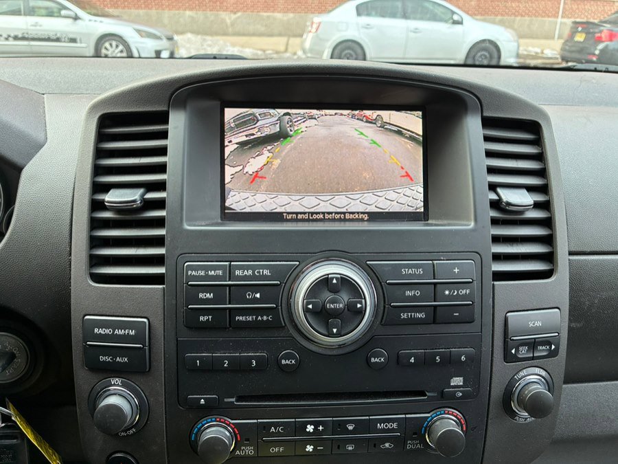 Used 2012 Nissan Pathfinder SV AWD/4WD image 19