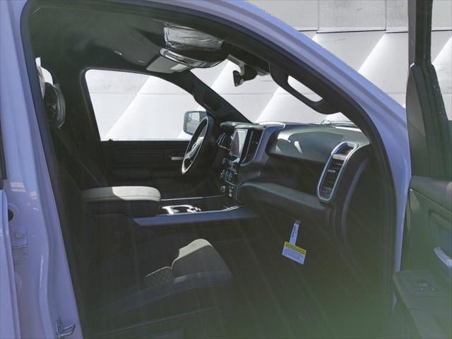 New 2026 RAM 1500 Express AWD/4WD image 32