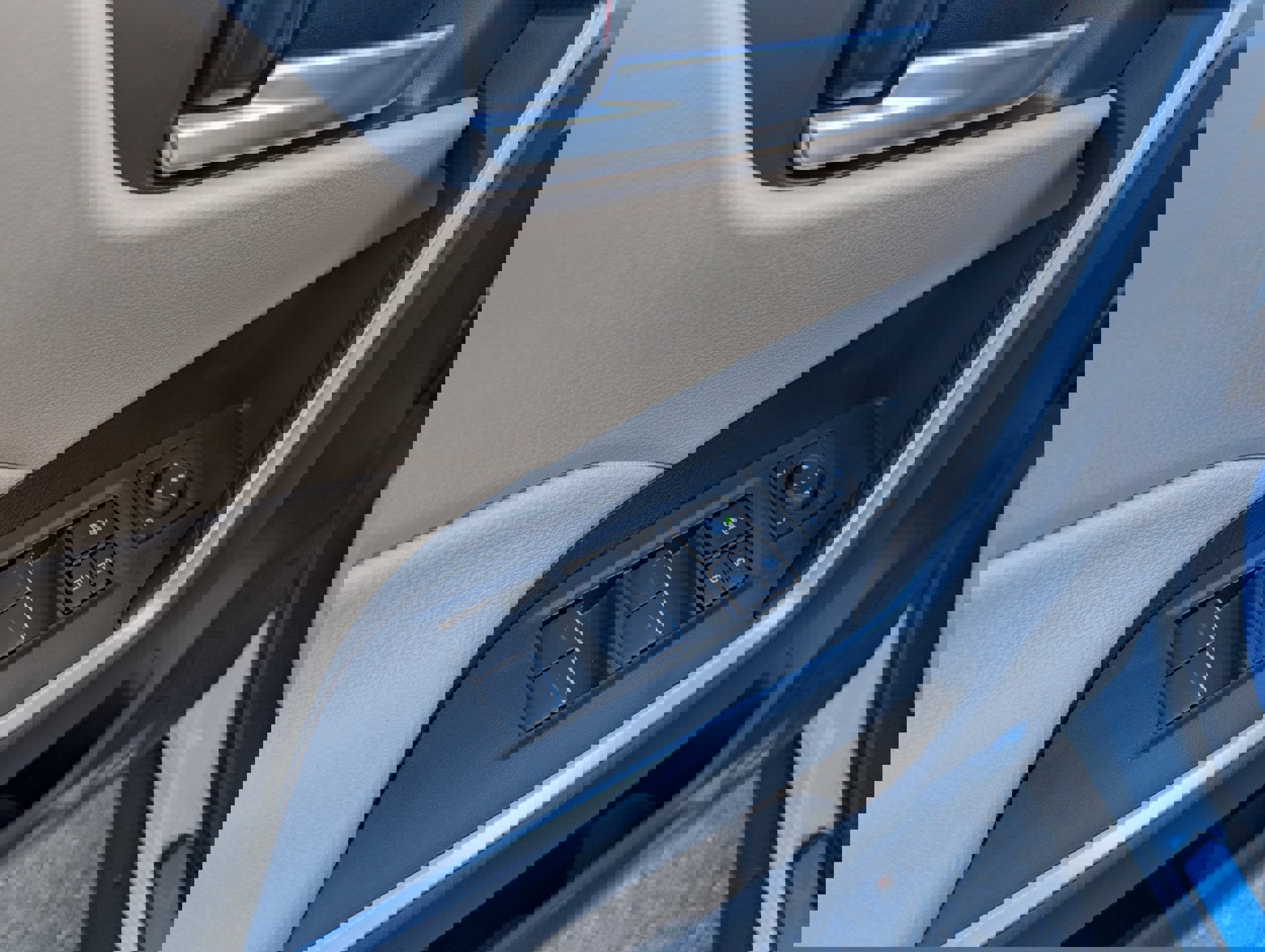 New 2025 Toyota RAV4 XLE image 10