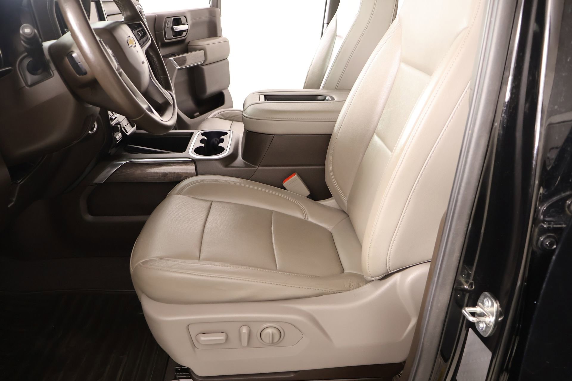 Used 2020 Chevrolet Silverado 2500 LTZ w/ LTZ Texas Edition image 11