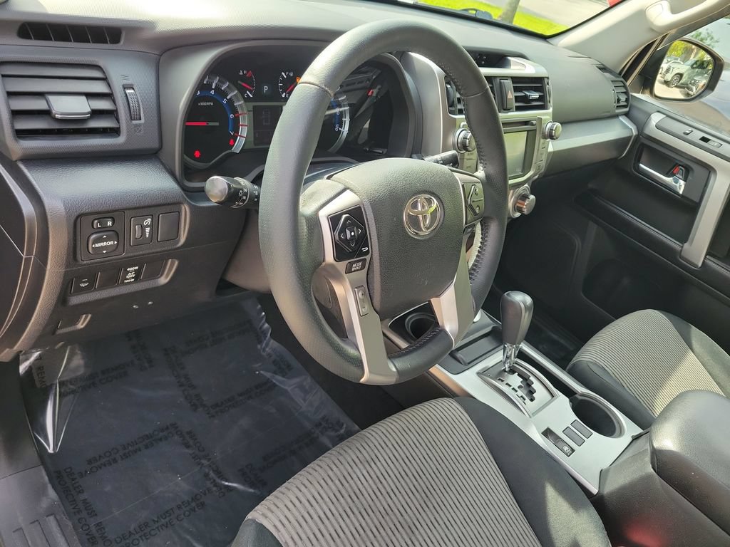 Used 2016 Toyota 4Runner SR5 AWD/4WD image 7