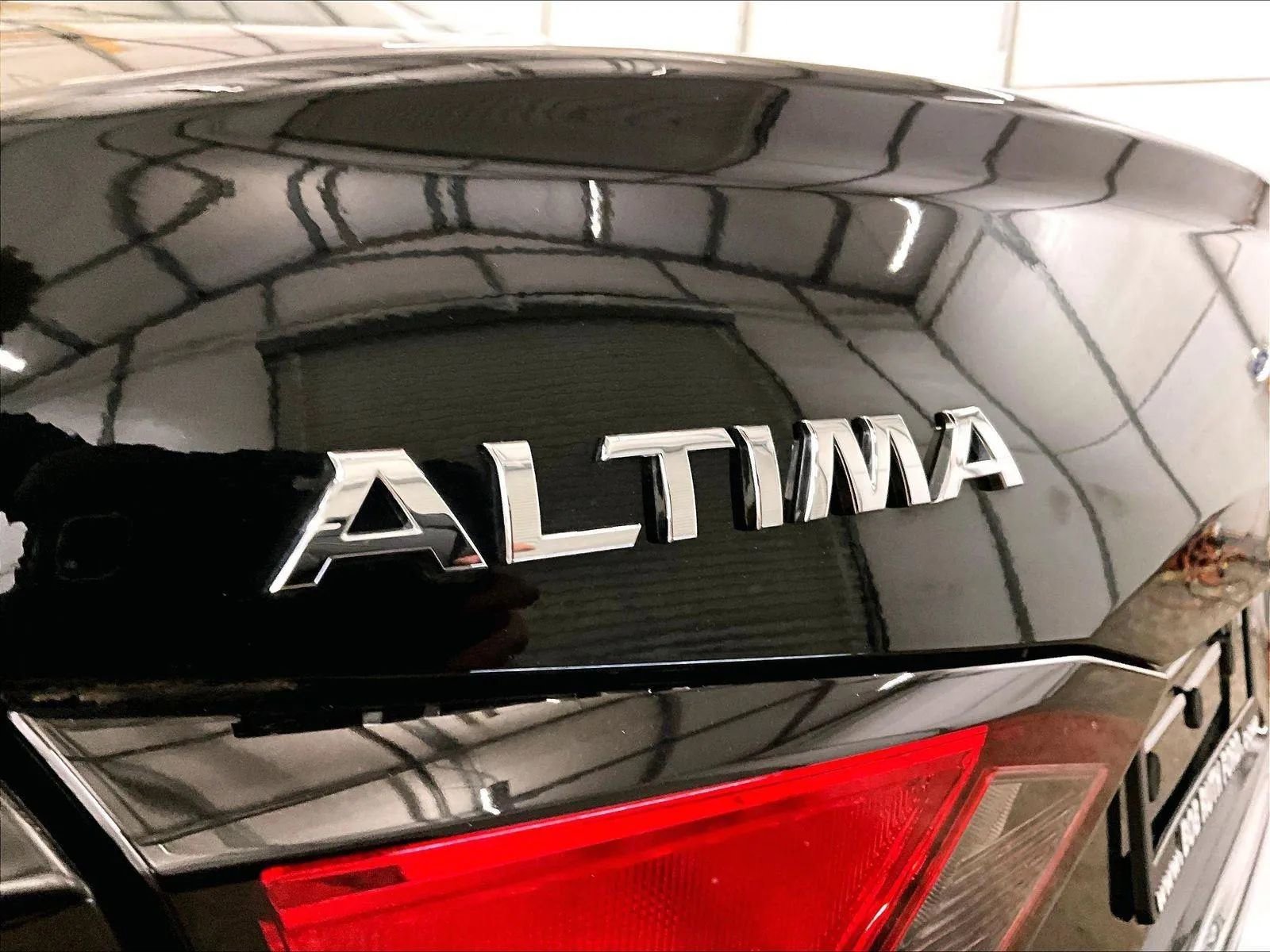 Used 2019 Nissan Altima 2.5 S FWD image 13