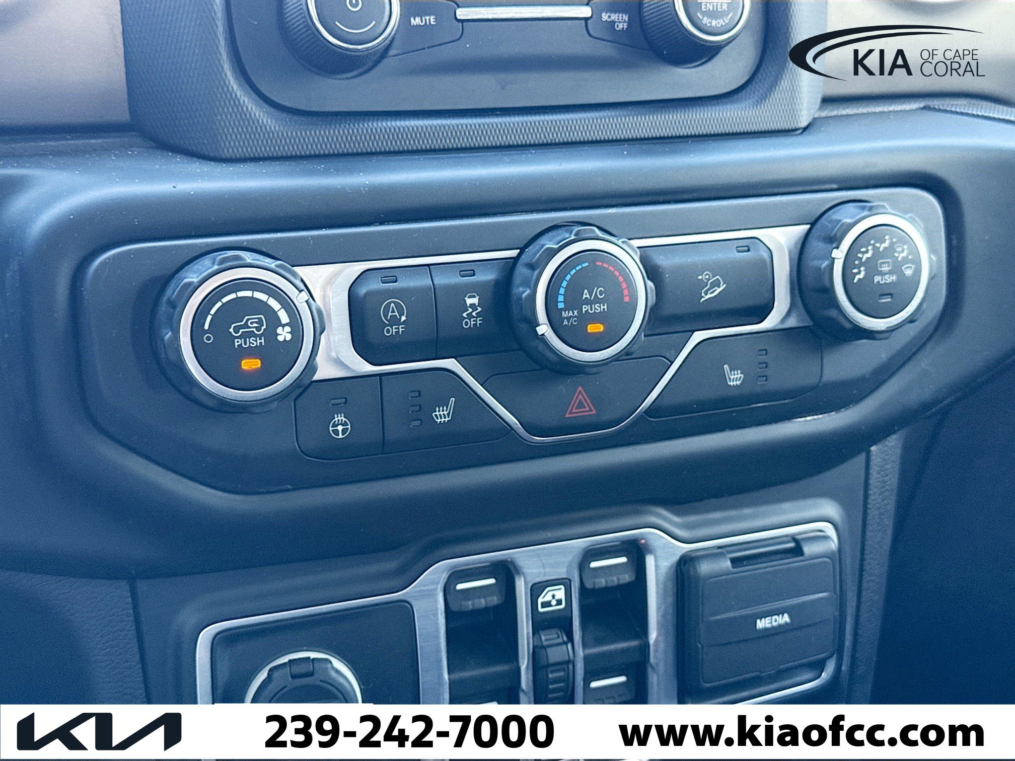 Used 2020 Jeep Wrangler Unlimited Sport image 29