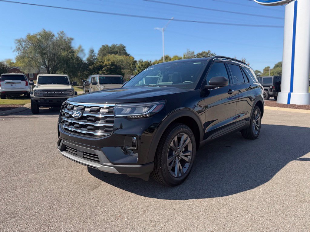 New 2027 Ford Explorer Active w/ Active Comfort Package AWD/4WD image 3