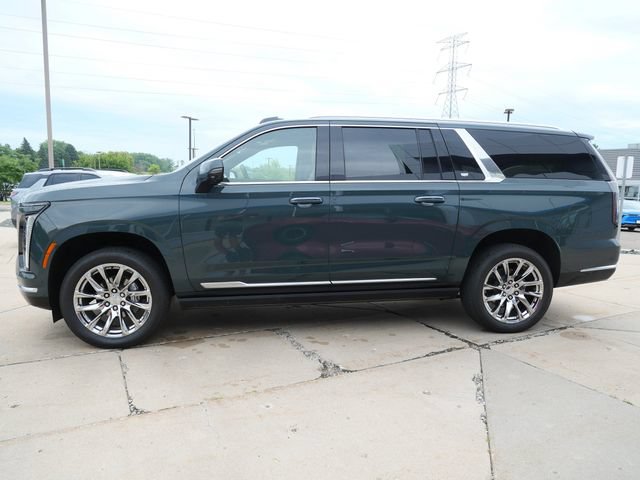 Used 2025 Cadillac Escalade ESV Premium Luxury w/ LPO, Floor Liner Package AWD/4WD image 4
