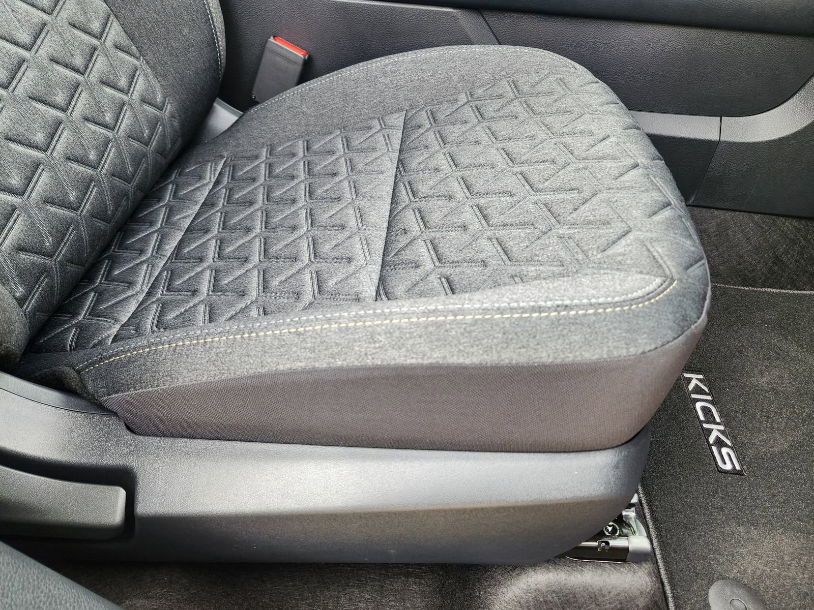 New 2026 Nissan Kicks SV image 21