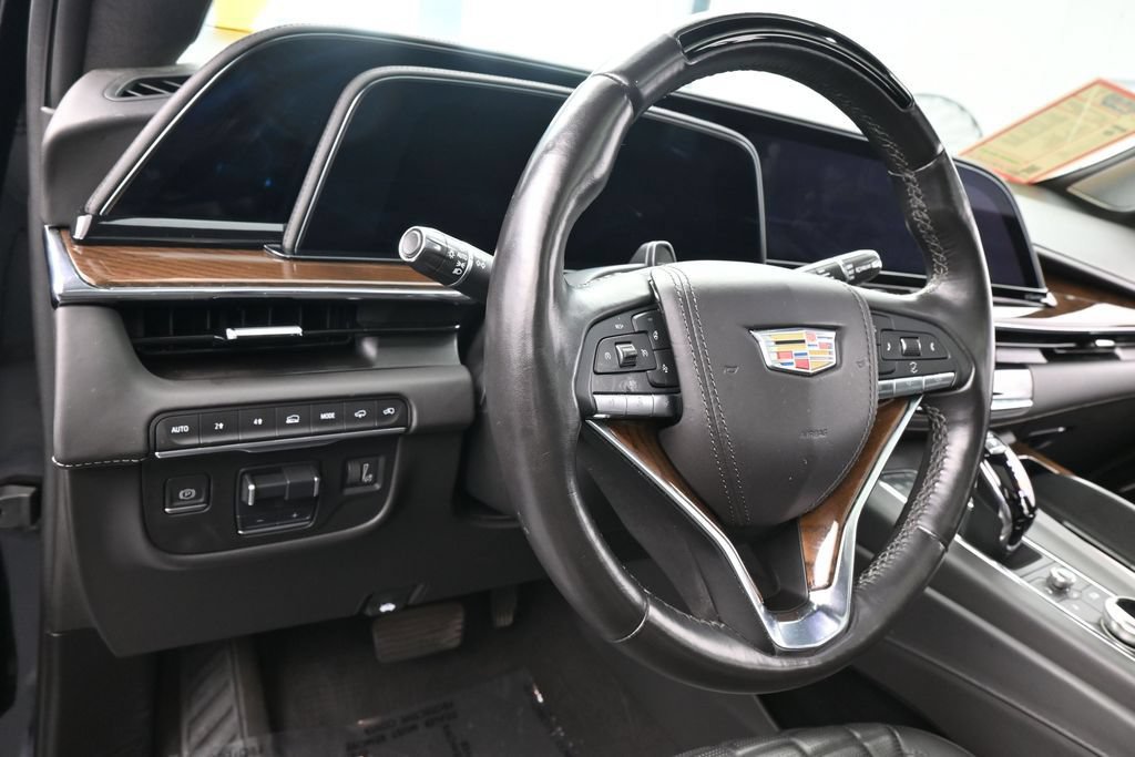 Used 2024 Cadillac Escalade ESV Premium Luxury Platinum AWD/4WD image 16