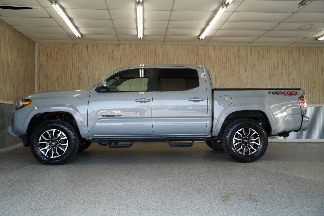 Used 2021 Toyota Tacoma TRD Sport w/ TRD Premium Sport Package AWD/4WD image 5
