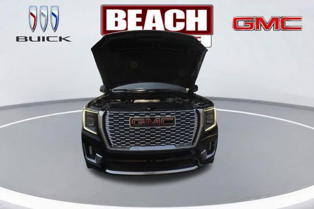 Used 2024 GMC Yukon Denali w/ Advanced Technology Package AWD/4WD image 9