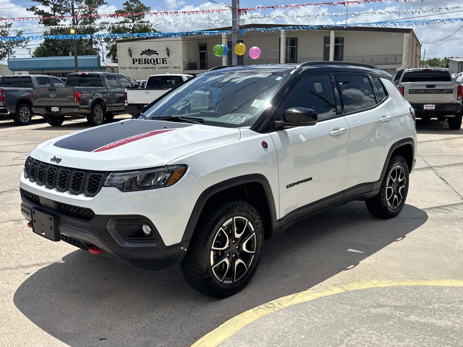 Used 2025 Jeep Compass Trailhawk AWD/4WD image 3