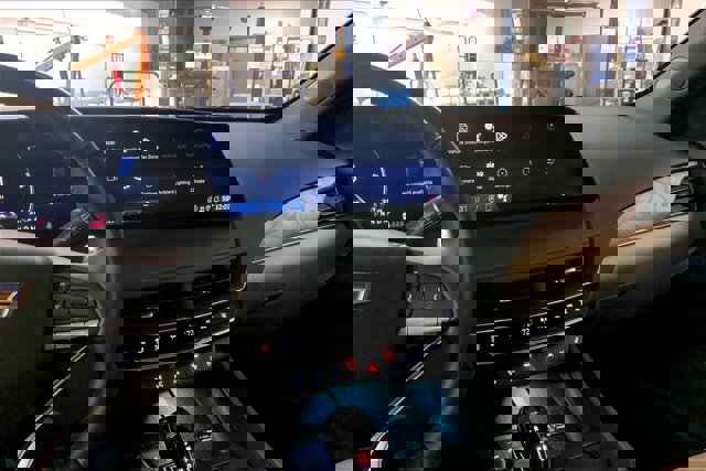 Used 2025 Cadillac CT5 Premium Luxury image 5