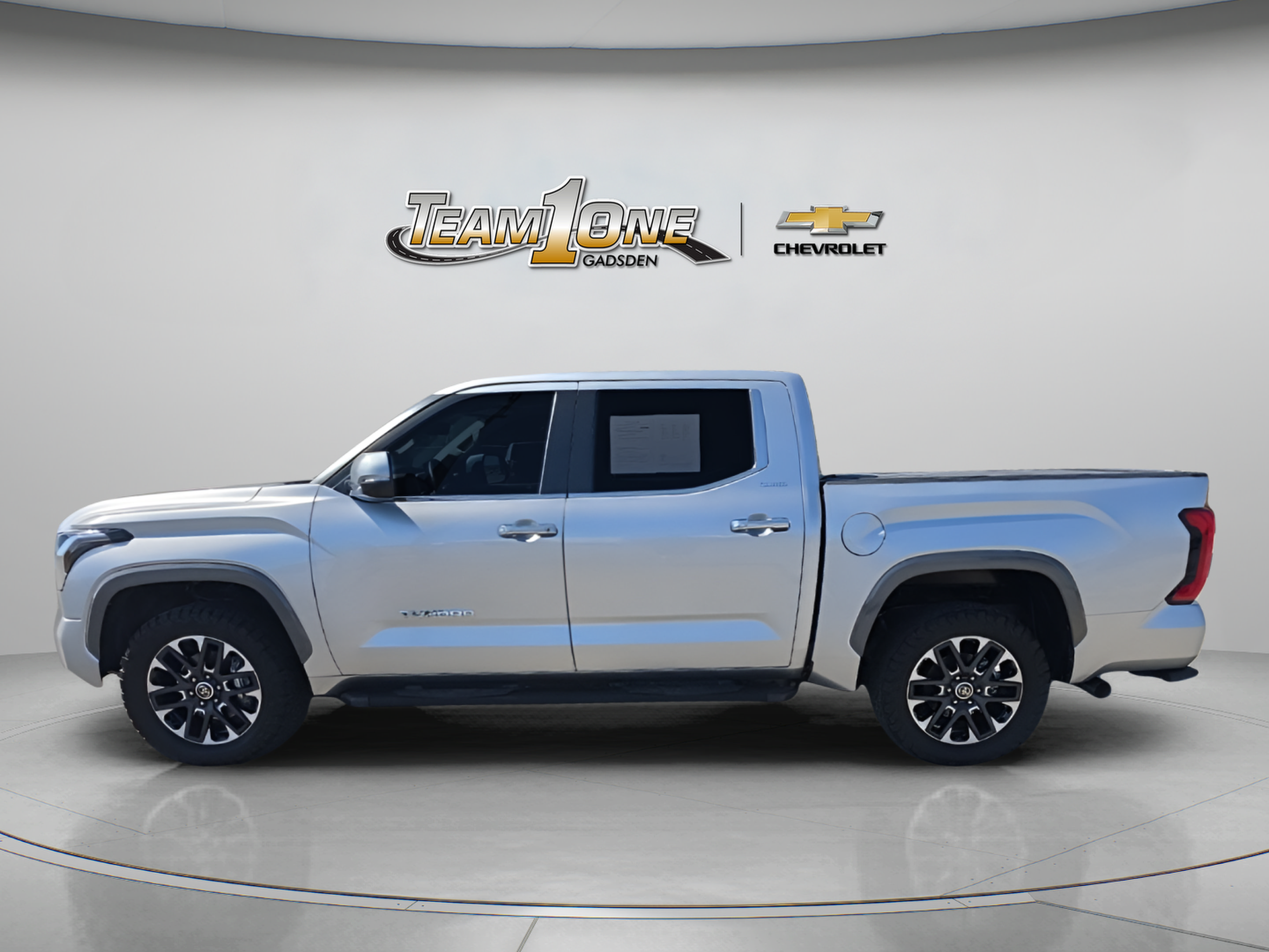 Used 2024 Toyota Tundra Limited w/ Power Package AWD/4WD image 5