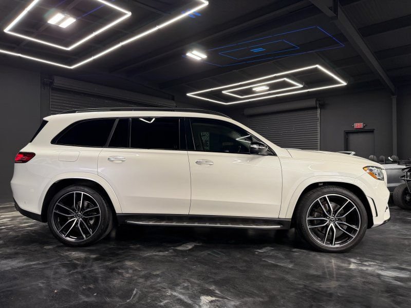 Used 2021 Mercedes-Benz GLS 580 4MATIC image 4