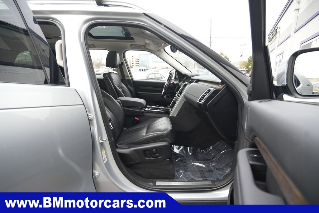 Used 2018 Land Rover Discovery HSE AWD/4WD image 37