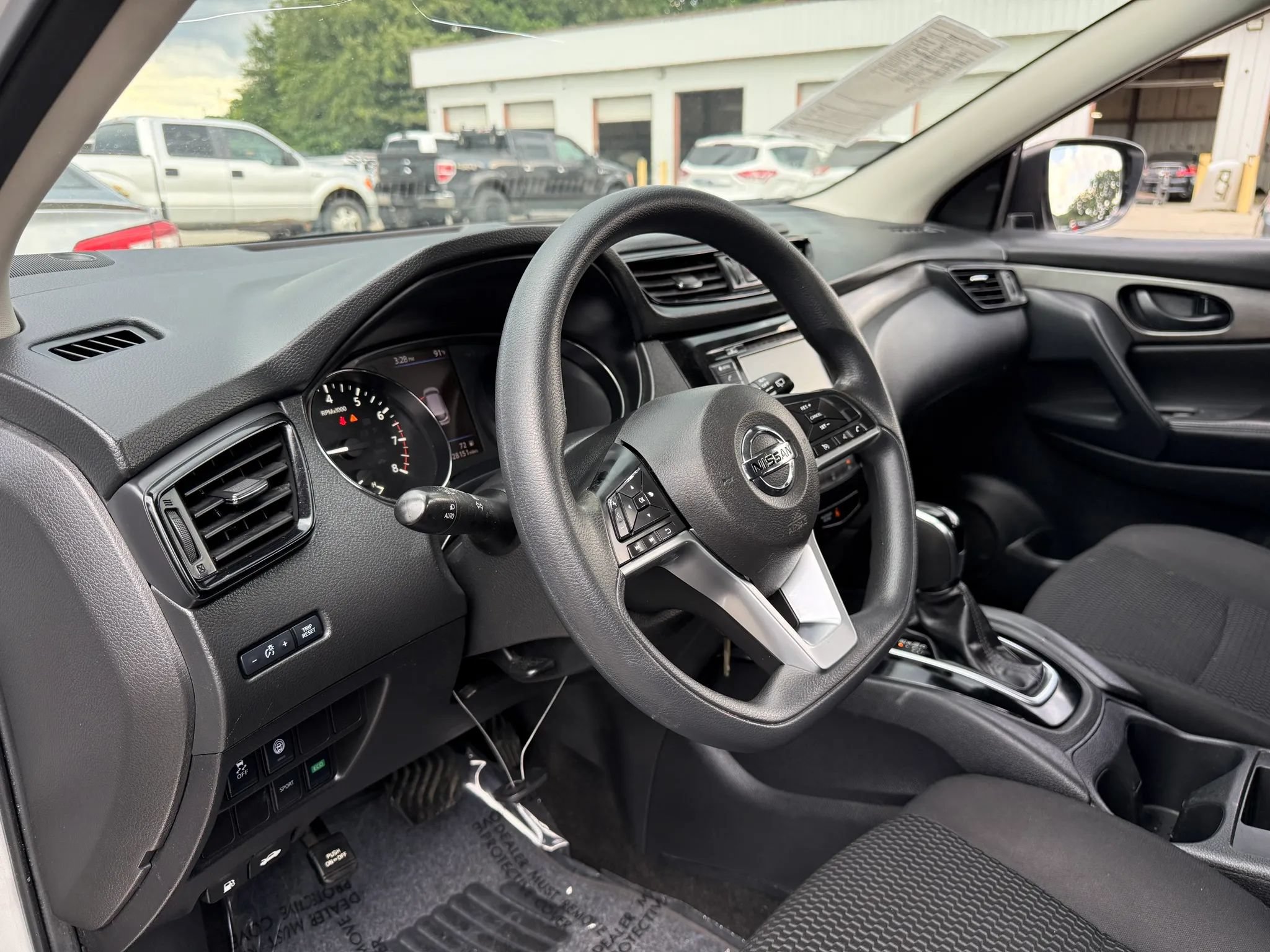 Used 2020 Nissan Rogue Sport S FWD image 17