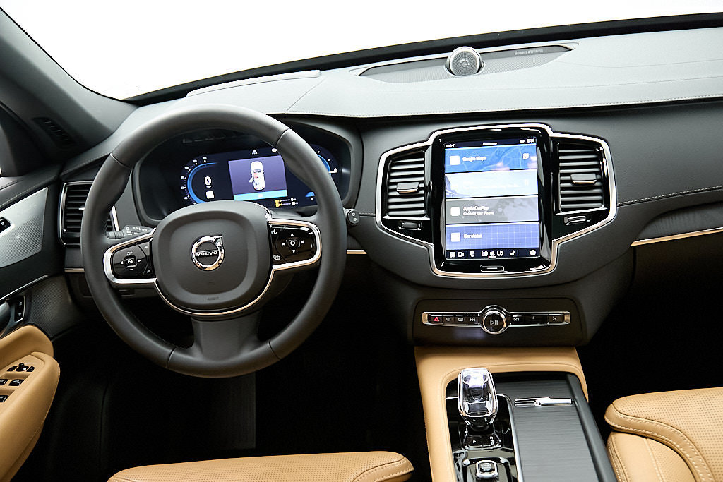 Certified 2024 Volvo XC90 T8 Ultimate w/ Protection Package Premier AWD/4WD image 30