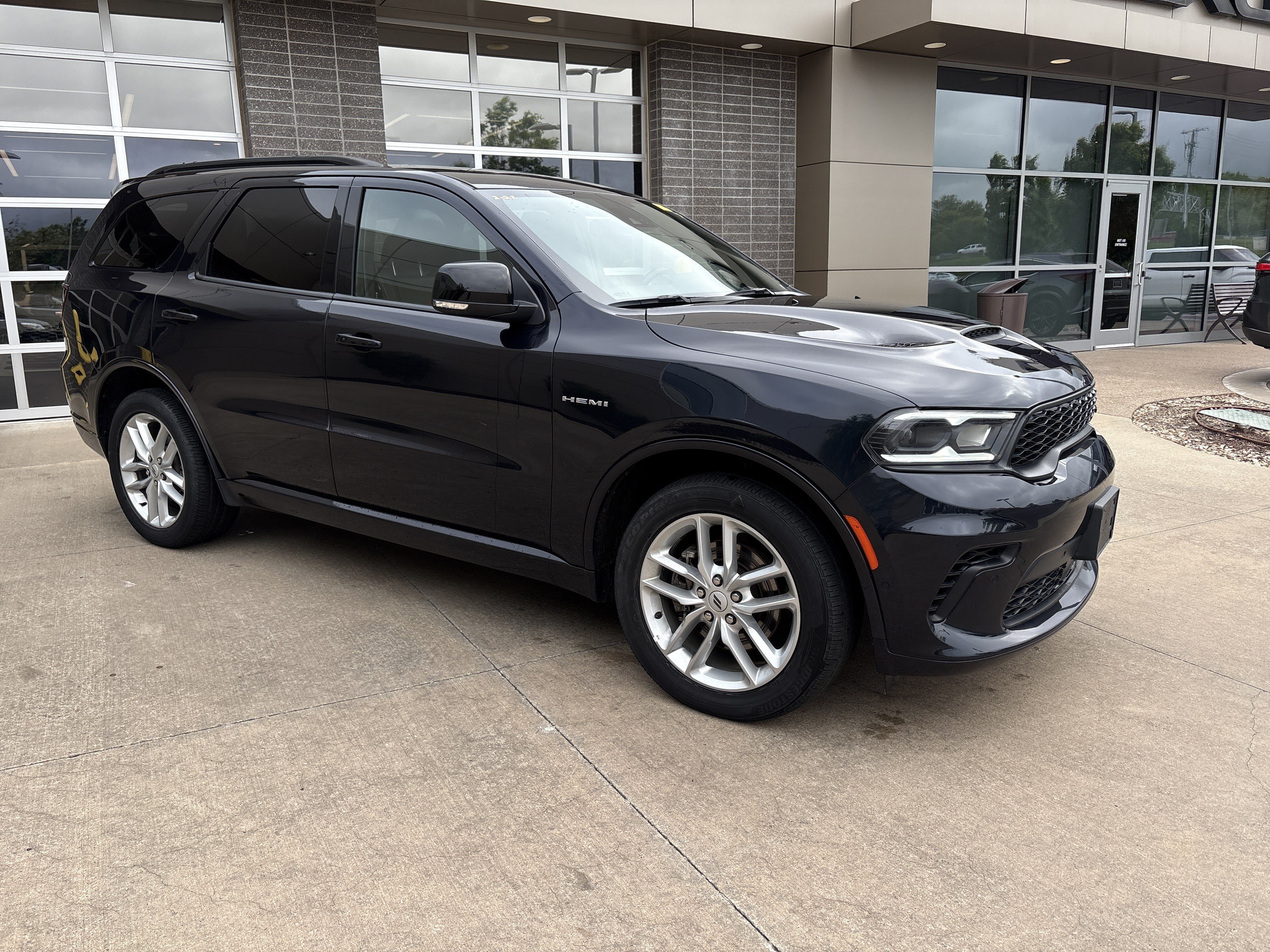 Used 2025 Dodge Durango R/T AWD/4WD image 2
