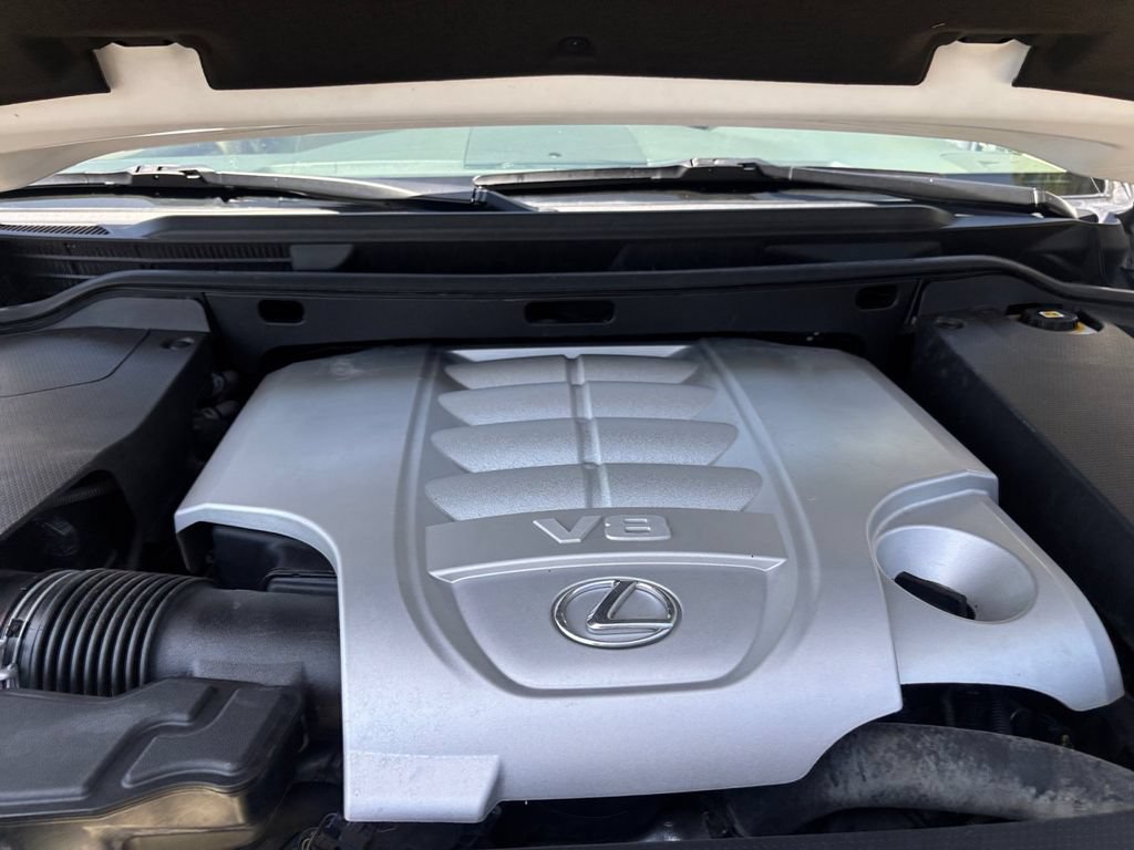 Used 2014 Lexus LX 570 4WD image 18