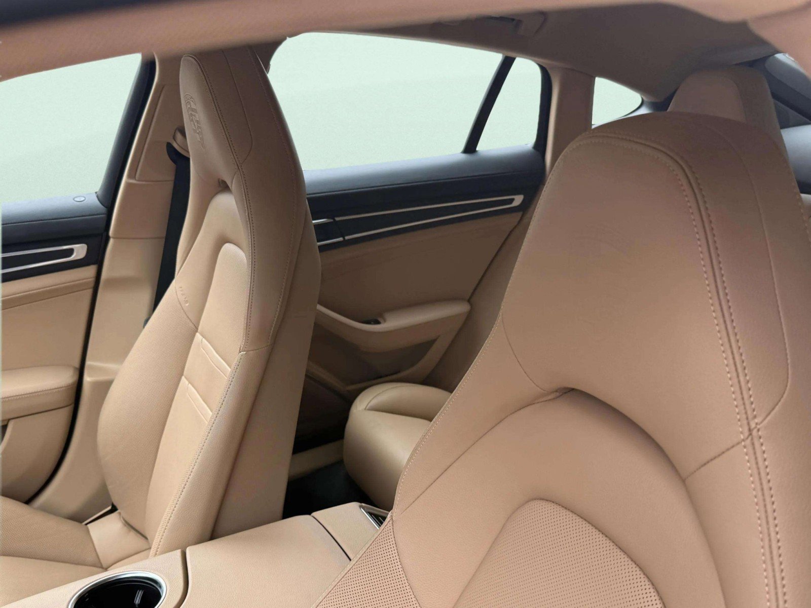 Used 2023 Porsche Panamera 4 Platinum Edition image 11