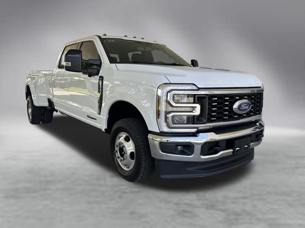 Used 2025 Ford F350 Lariat AWD/4WD image 2