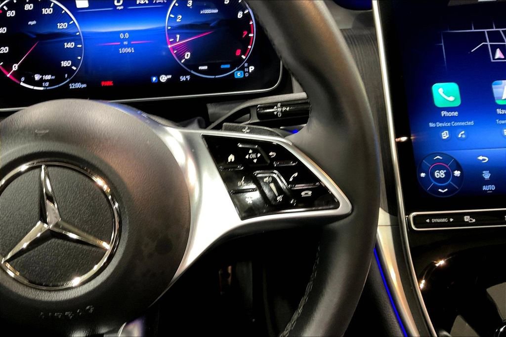 Used 2025 Mercedes-Benz GLC 300 4MATIC image 12