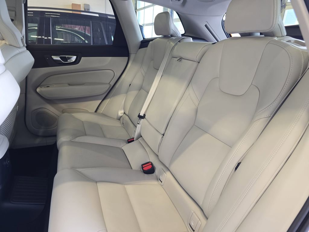 Used 2025 Volvo XC60 T8 Ultra w/ Protection Package Premier AWD/4WD image 15
