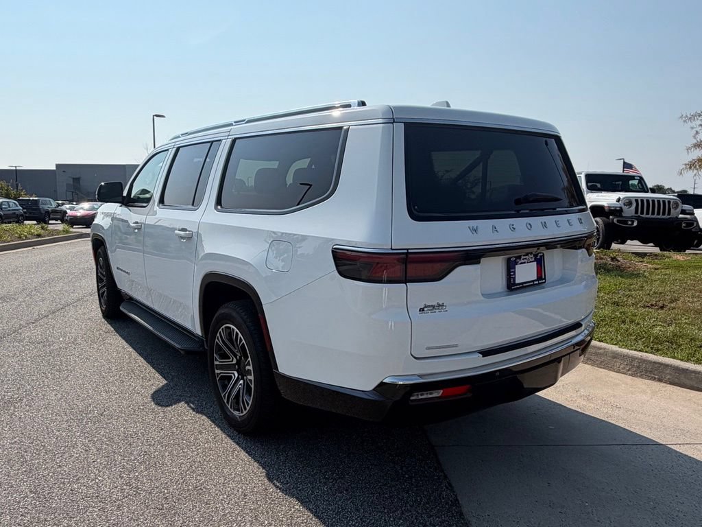 Used 2023 Jeep Wagoneer L 4WD w/ Premium Group I image 18