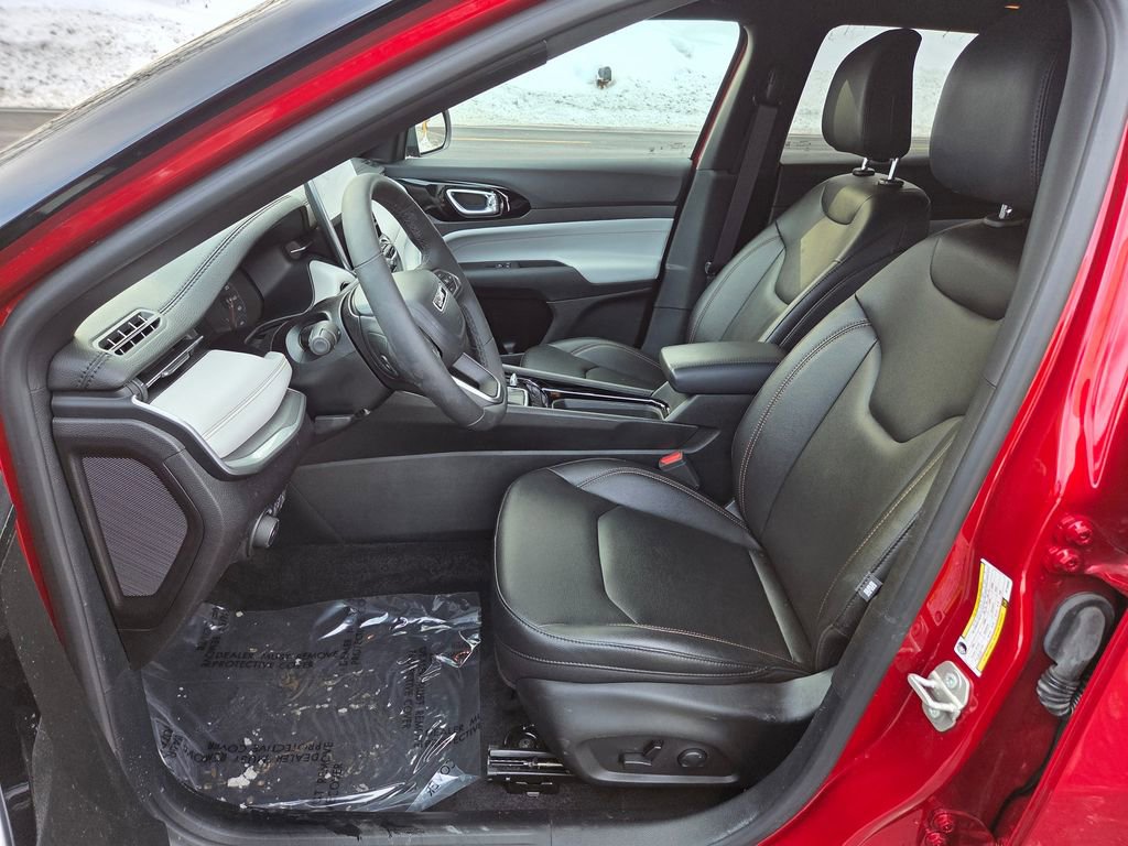 Used 2024 Jeep Compass Limited image 11