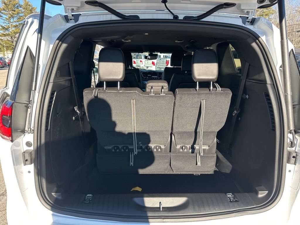 New 2026 Chrysler Pacifica Select AWD/4WD image 24