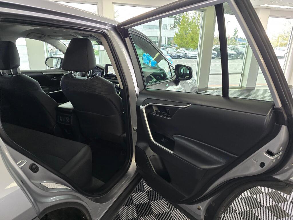 Used 2025 Toyota RAV4 LE image 37