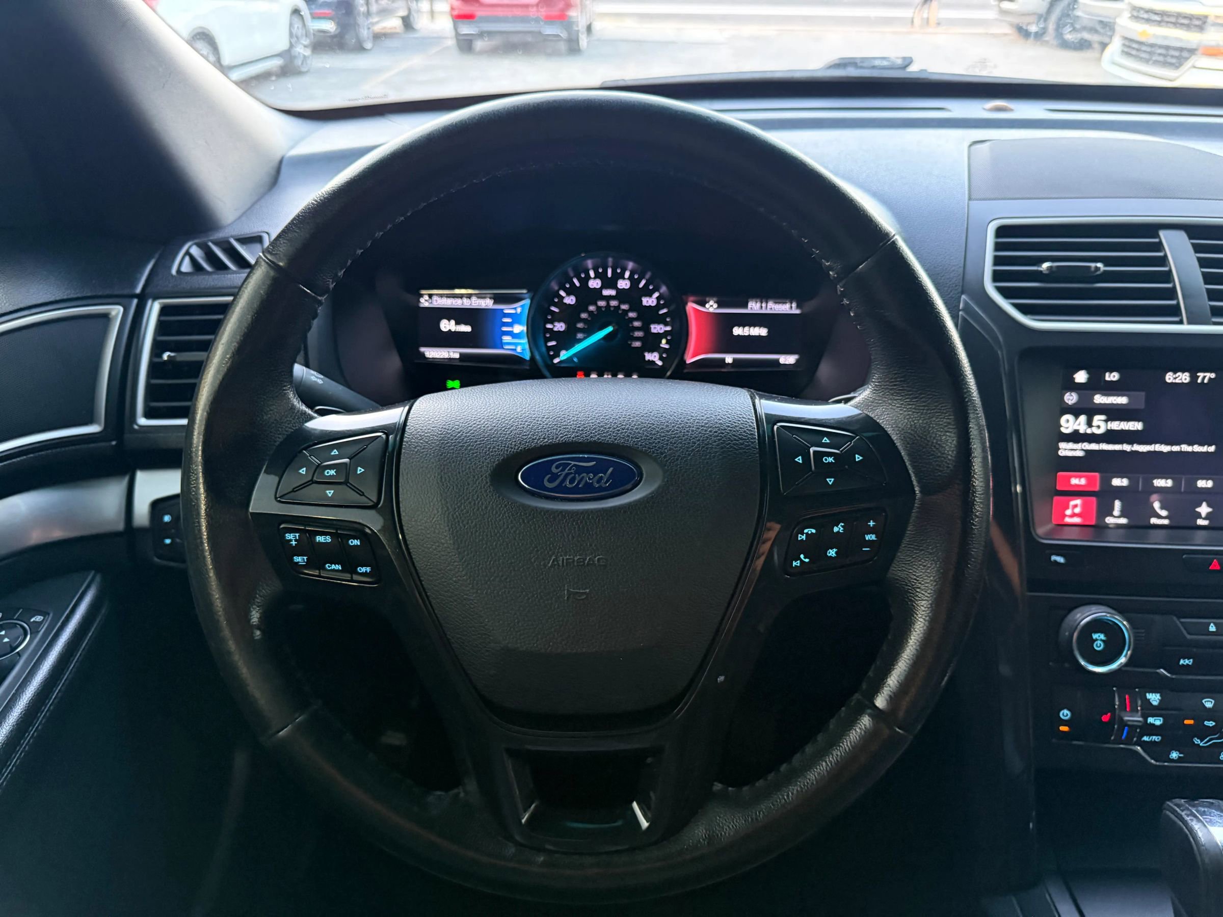 Used 2017 Ford Explorer XLT w/ Equipment Group 202A image 9