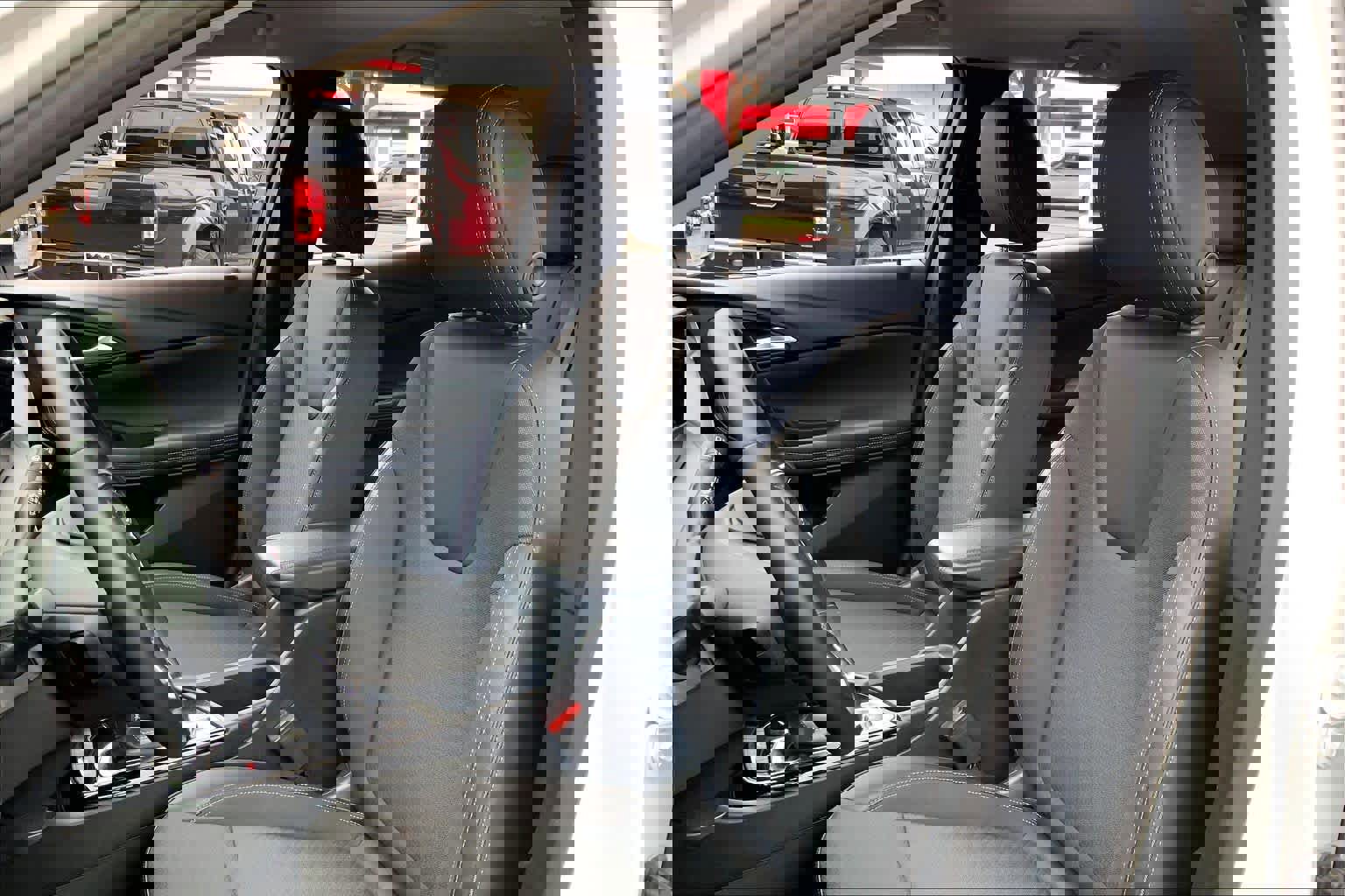 Used 2025 Buick Encore GX Preferred AWD/4WD image 8