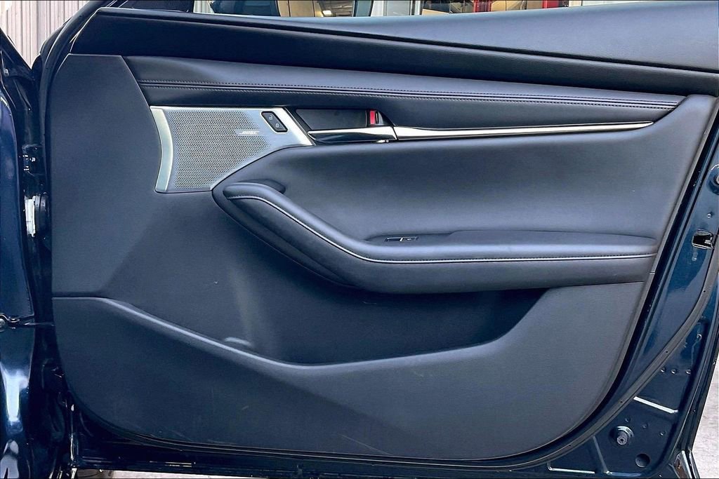 Used 2019 MAZDA MAZDA3 Hatchback w/ Preferred Package FWD image 23