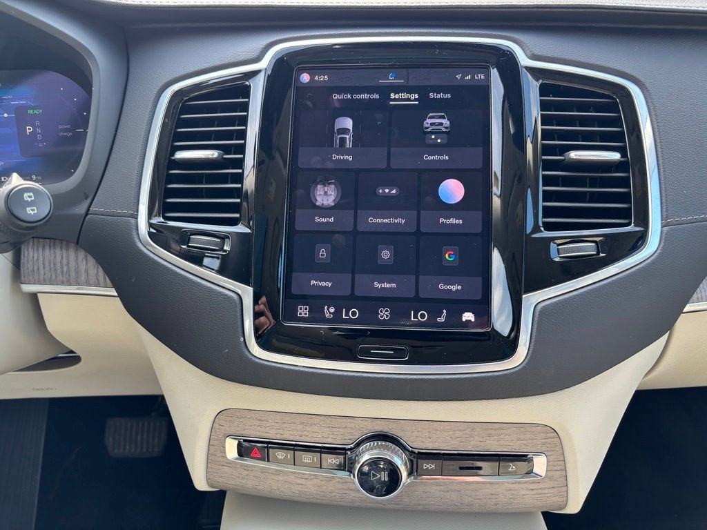 Used 2024 Volvo XC90 T8 Ultimate w/ Protection Package Premier AWD/4WD image 10
