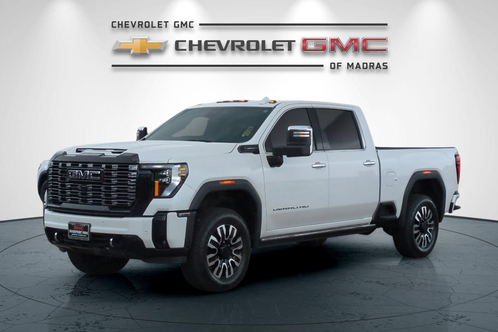 Used 2025 GMC Sierra 2500 Denali Ultimate AWD/4WD image 7