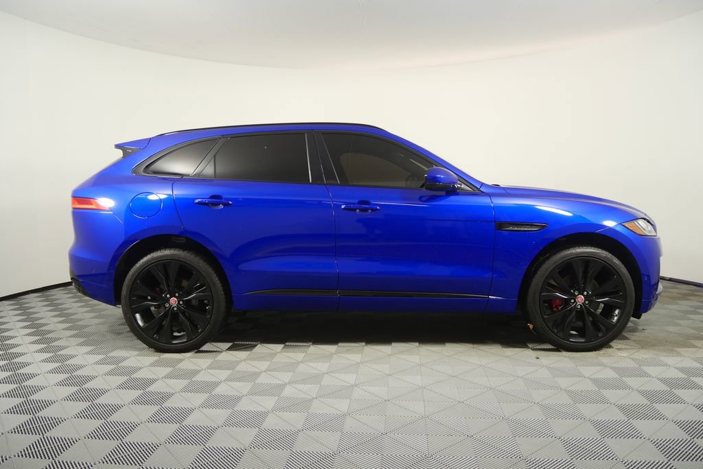 Used 2019 Jaguar F-PACE S image 2