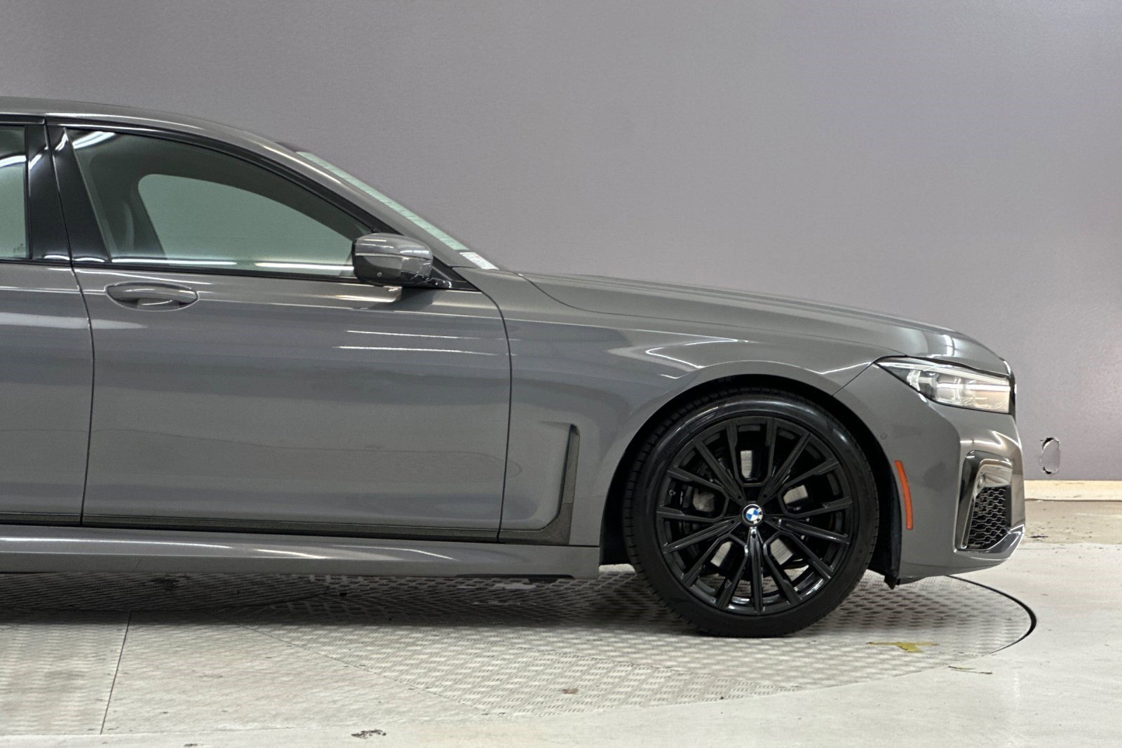 Used 2022 BMW 740i w/ M Sport Package RWD image 35