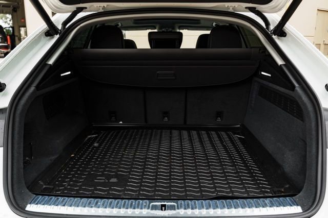 Used 2023 Audi Q8 Premium image 7