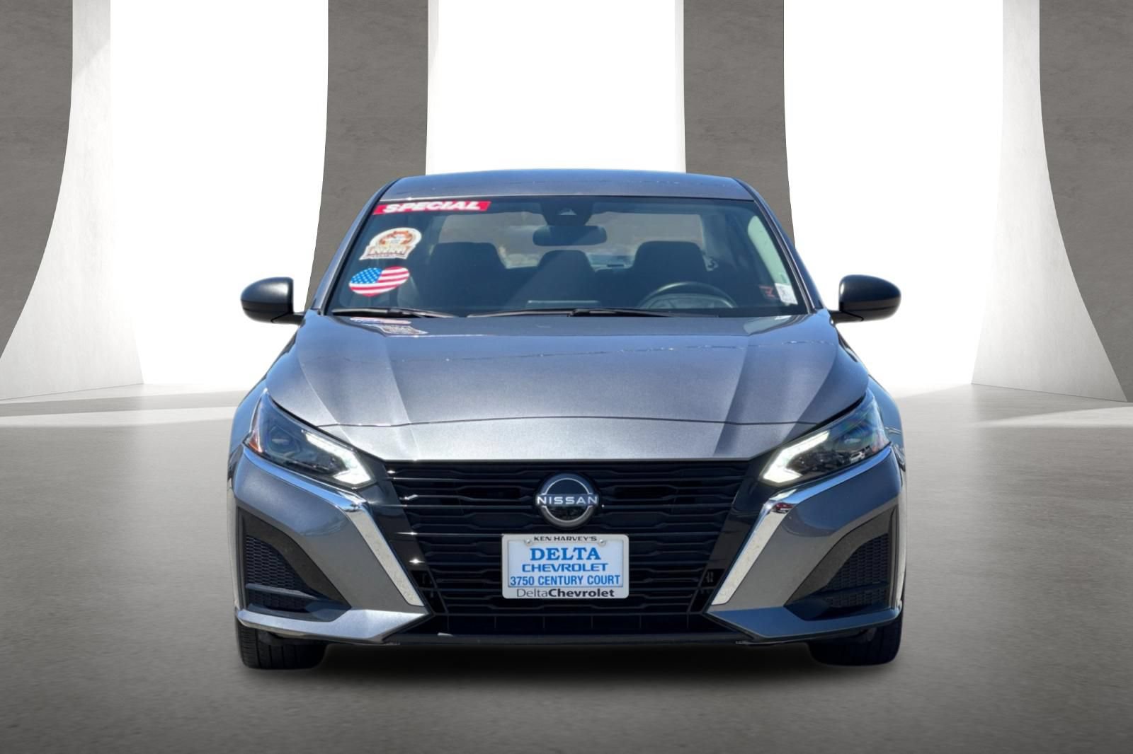 Used 2025 Nissan Altima 2.5 SV FWD image 9