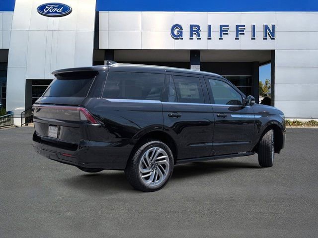 New 2026 Lincoln Navigator Reserve AWD/4WD image 4
