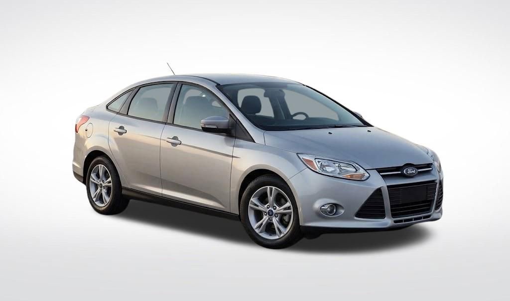 Used 2013 Ford Focus SE w/ SE Winter Pkg FWD image 3