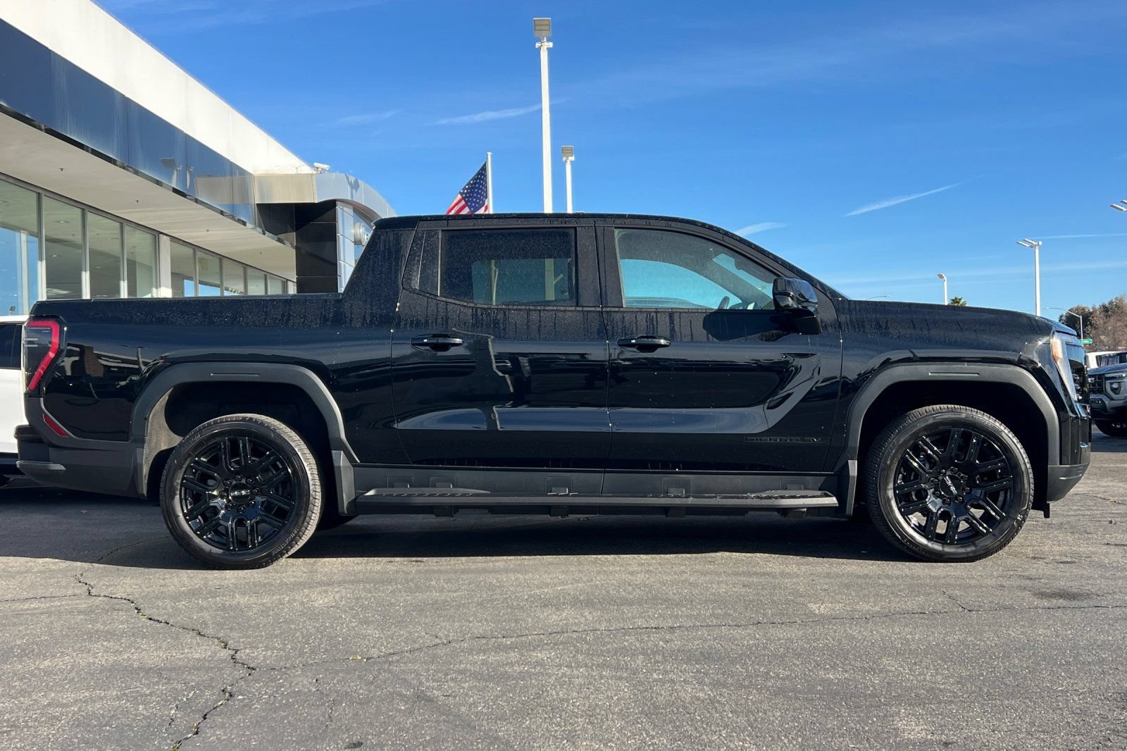 Used 2026 GMC Sierra EV Elevation w/ LPO, Elevation Dark Package AWD/4WD image 3