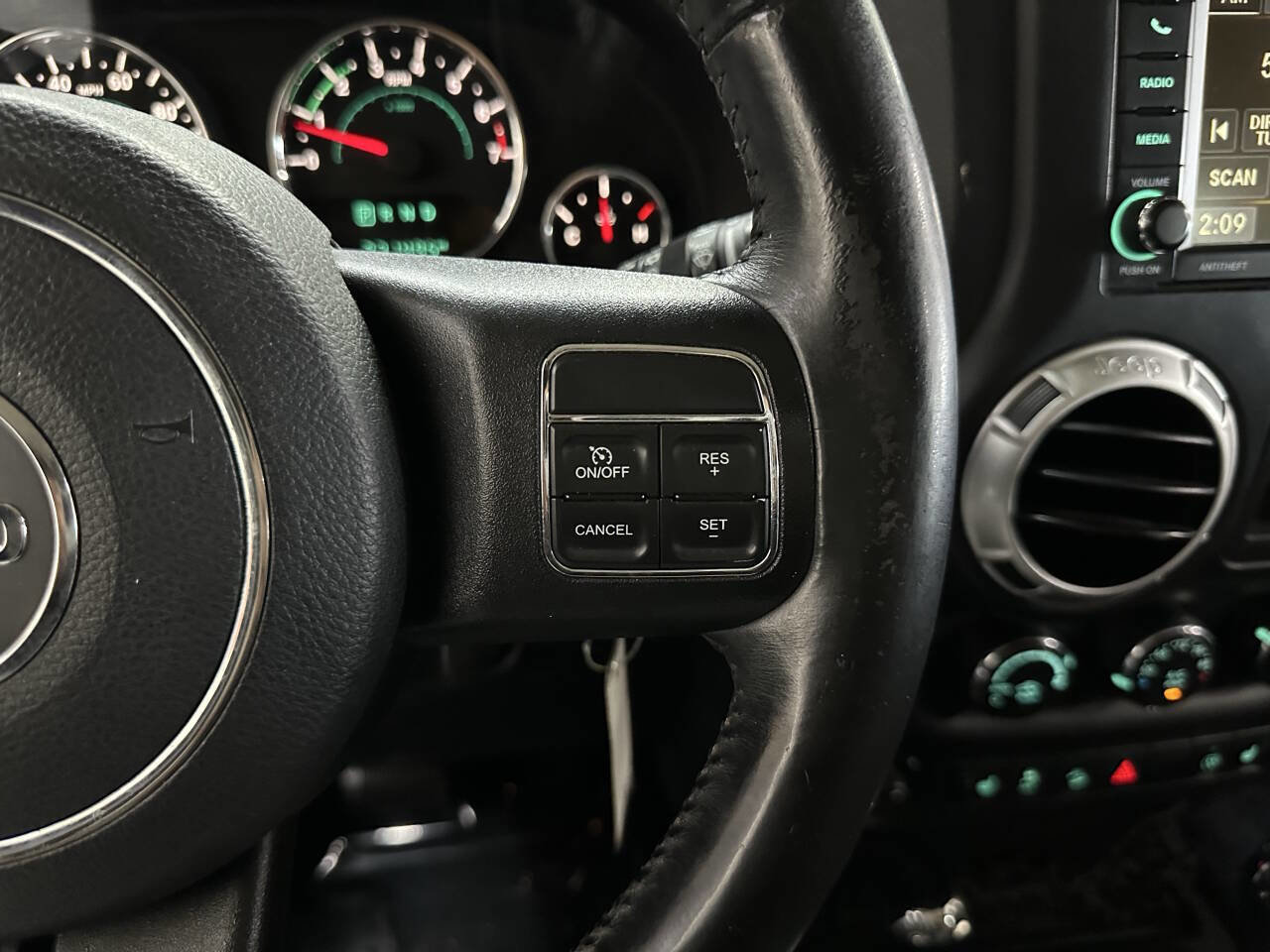 Used 2015 Jeep Wrangler Unlimited Sahara w/ Connectivity Group image 22