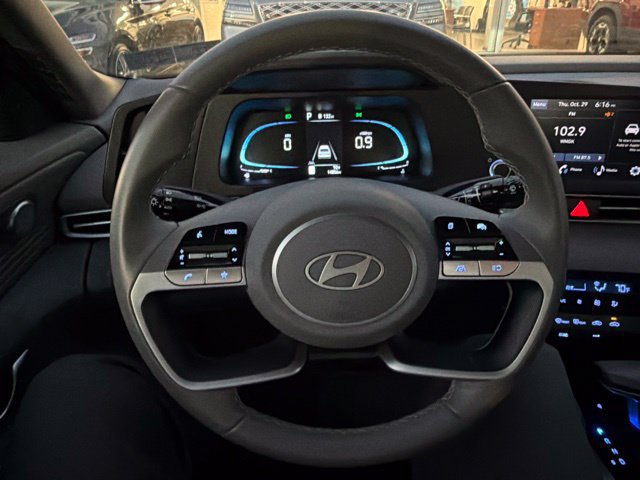 Used 2025 Hyundai Elantra Sport FWD image 31