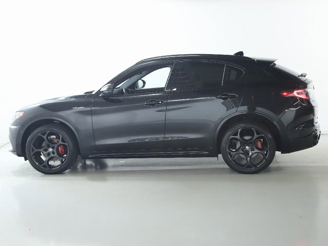 Used 2024 Alfa Romeo Stelvio Veloce image 40