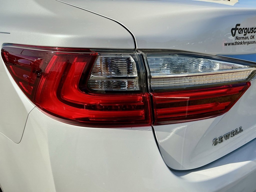 Used 2016 Lexus ES 350 w/ Luxury Package w/Wood Trim image 14